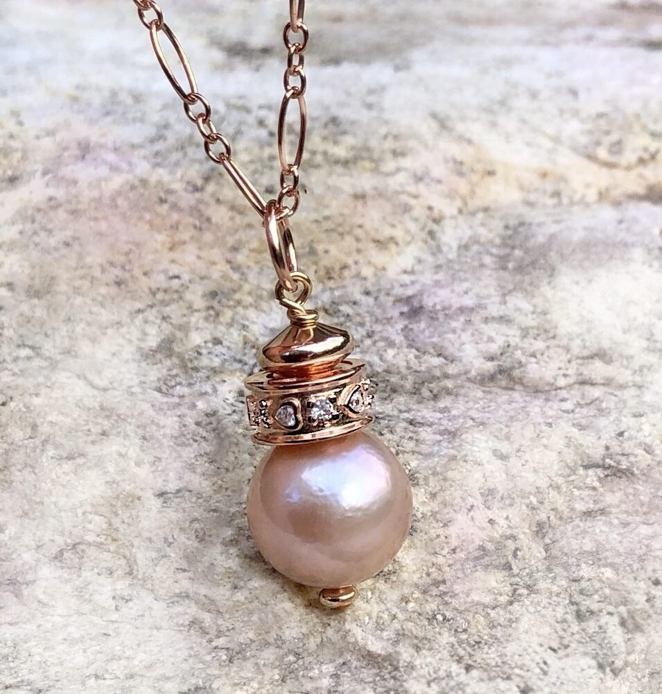 Ari Pink Pearl Pendant Drop
