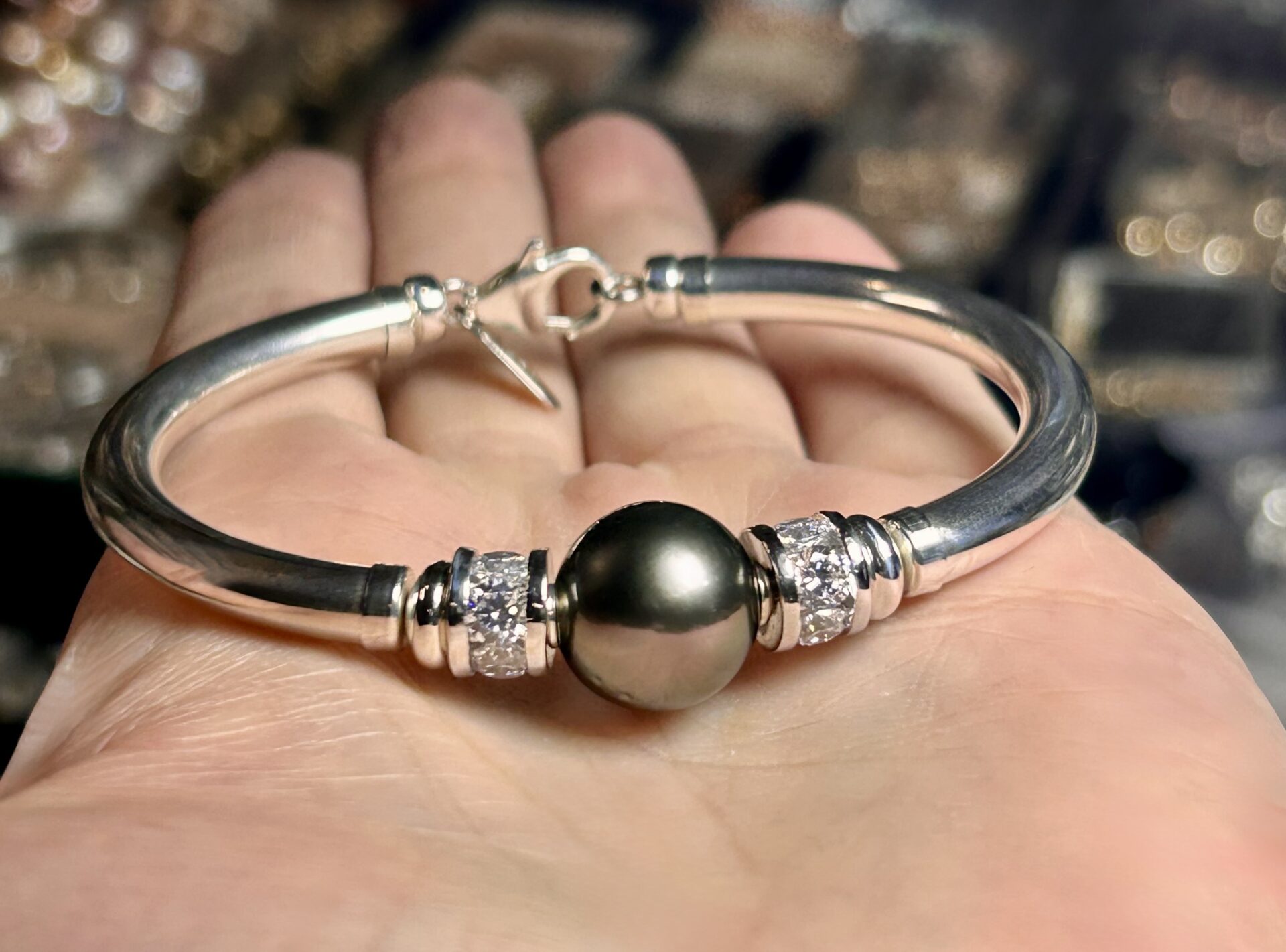 Round Tahitian Black Pearl Cz 925 Wide Band Bracelet - Image 2